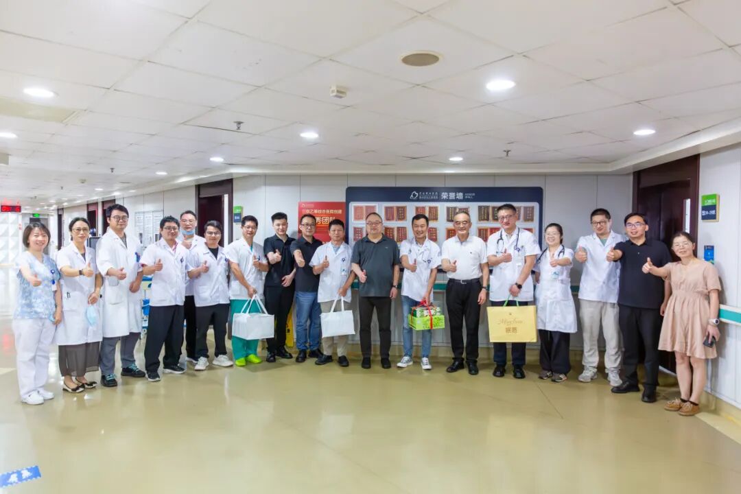 铸魂强基 德高技精 | 致敬每一位生命守护者,祝全体医师节日快乐!