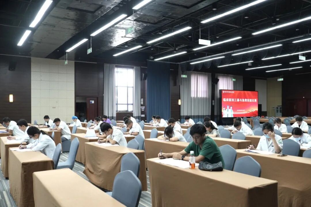 铸魂强基 德高技精 | 黄山华泽医院开展庆祝第九个“中国医师节”系列活动