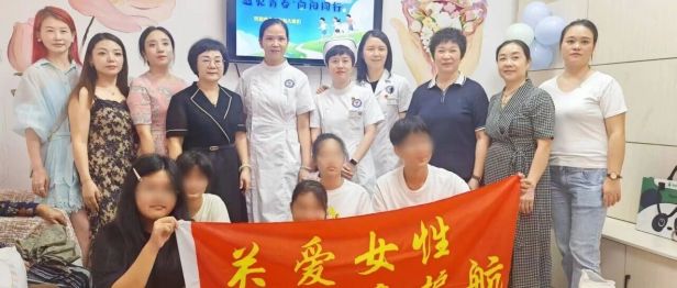 【医院动态】市妇联代表杜晓琴联动“爱心妈妈”团队，为结对儿童送上开学关怀