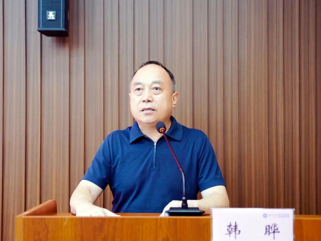 铸魂强基 德高技精︱郑州大学第五附属医院开展第九个中国医师节表彰慰问活动