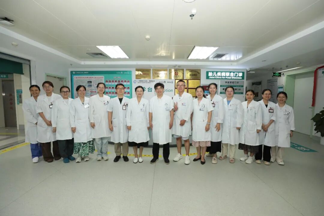 铸魂强基，德高技精丨广西医科大一附院开展2026年中国医师节走访慰问活动