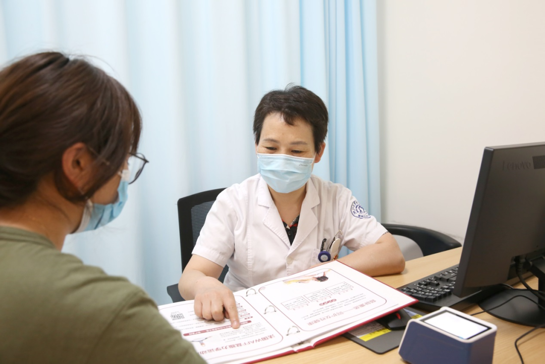 铸魂强基 德高技精 | 致敬每一位生命守护者,祝全体医师节日快乐!