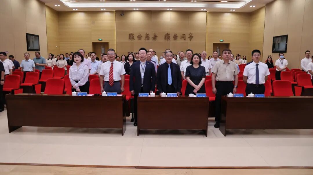 医者笃行提质赋能 医养融合温暖朝夕 | 前海人寿广州总医院2026年中国医师节暨优秀医师表彰大会圆满举行