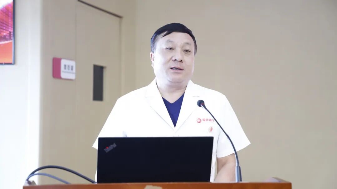 西安高新医院举行第九届中国医师节表彰大会