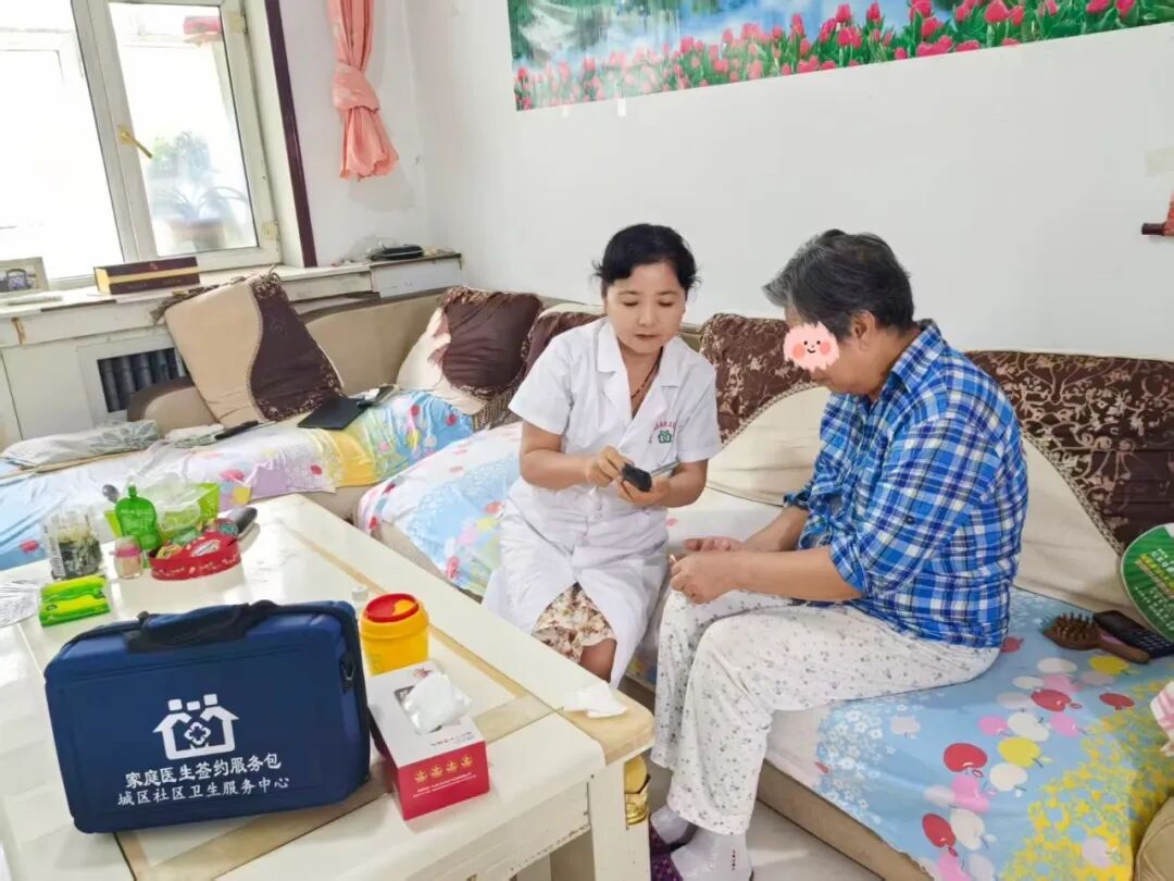 【我身边的家庭医生】十余载扎根基层守初心,温情家庭医生守护万家安康 ——记石河子市52社区卫生服务站家庭医生齐雯
