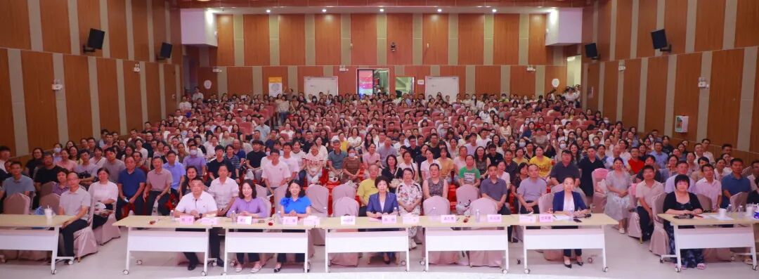 白衣守初心・仁心护安康——我院隆重举行庆祝第九个「中国医师节」活动→