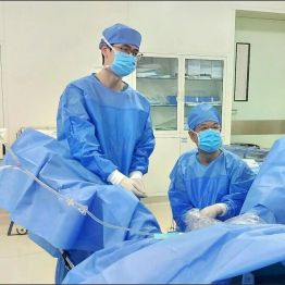 泌尿外科周逢海：脱下军装，他还是那个“冲在最前面”的人