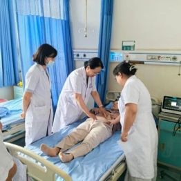 省级妇瘤专家来院“传经送宝”，助力我院肿瘤诊疗再上新台阶！