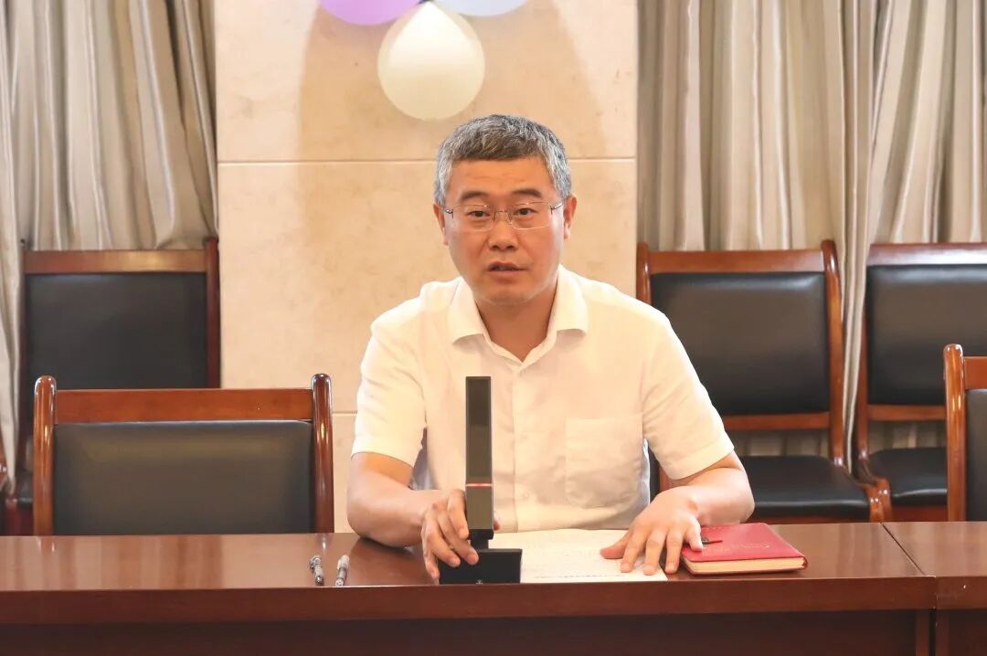 金堂县第一人民医院召开2026年职工子女高考升学座谈会