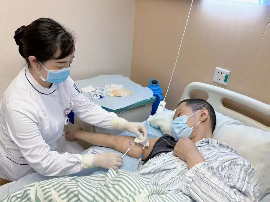 每周一星⑮丨廿一载深耕血液专科，温情守护病患——李霞