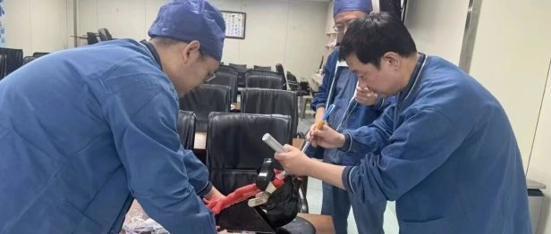 媒体聚焦 | 《华商报》：一根导管的创新突围 以医工融合守护生命气道——专访西安交通大学第一附属医院朱耀民教授团队