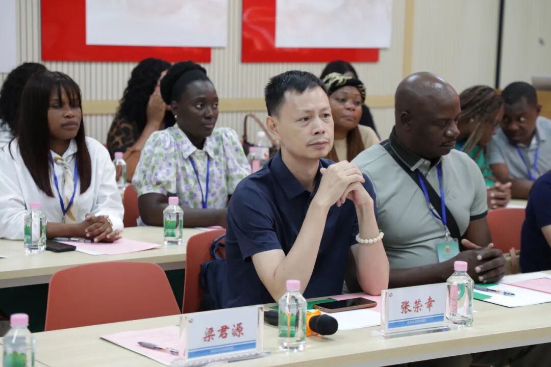 赤道几内亚医院管理研修班到访深圳市妇幼保健院,开展参访交流
