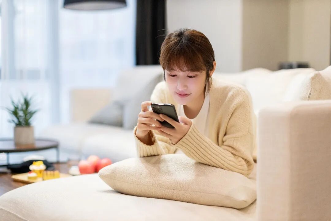 末伏天在空调房里盯屏幕，这几类干眼症状您中了几条？