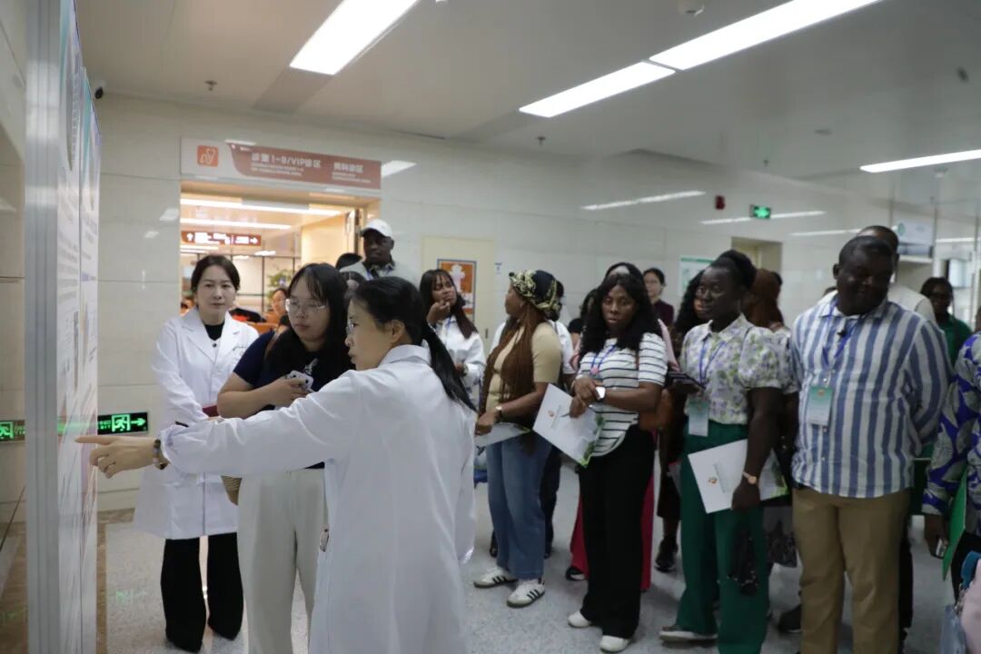赤道几内亚医院管理研修班到访深圳市妇幼保健院,开展参访交流