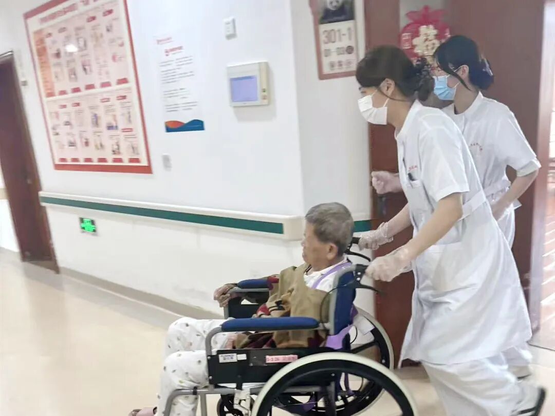 白天查、晚上练，只为守护那一抹“夕阳红”！