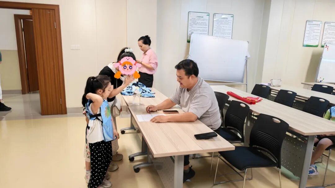 杏林夏韵润童心，医脉相承启新程