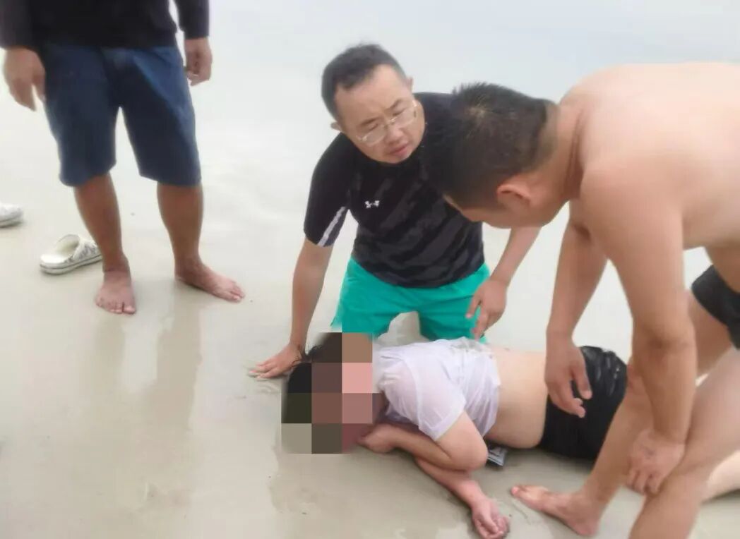 男子溺水,西安高新医院韩震海医生现场紧急处置赢生机