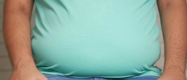 “能吃是福…”暑假一个月，16岁男孩长胖20斤，确诊“脂肪肝”！医生：这种“放纵”，风险大！