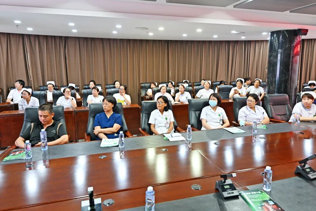 综合新闻丨聚力规范骨松诊疗 提升临床救治能力——本溪市中心医院骨科第一病区开展骨质疏松规范诊疗专题培训