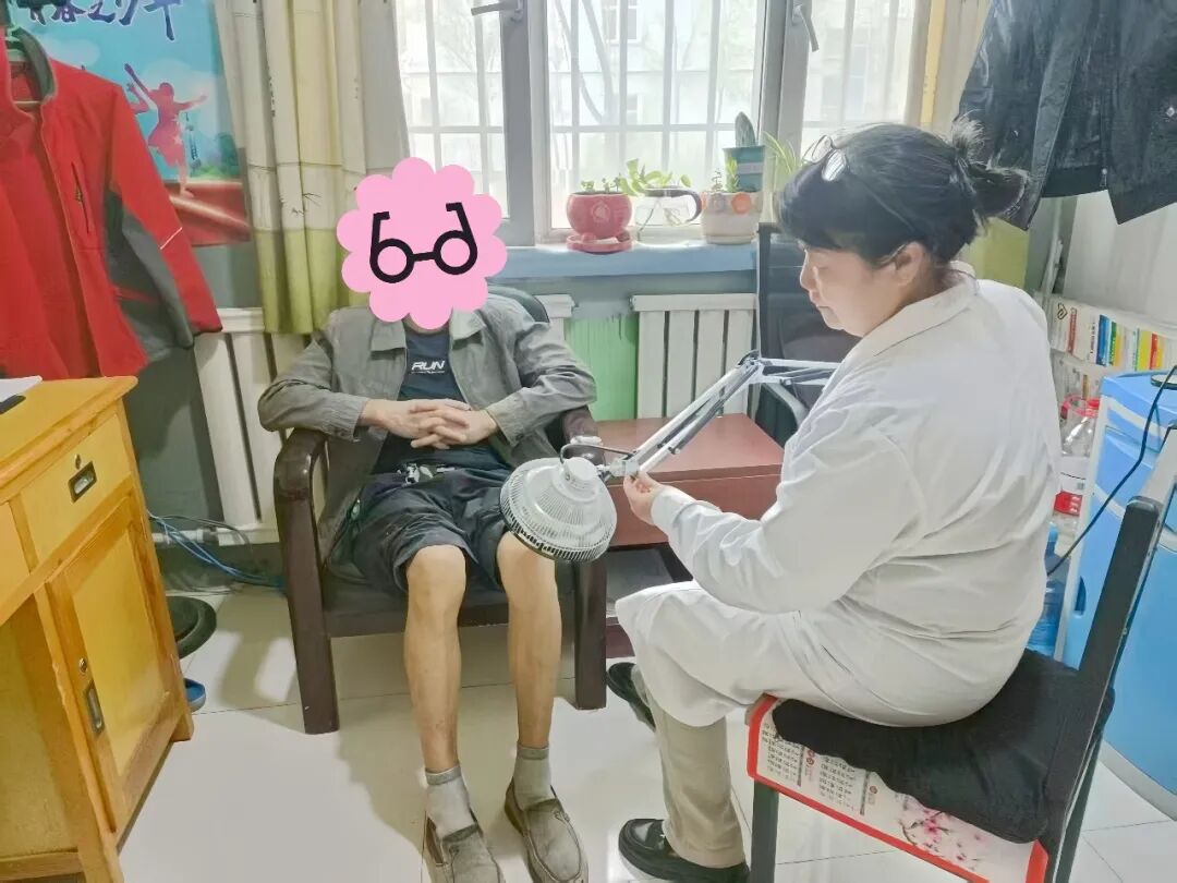 【我身边的家庭医生】一辆旧电动车，三十二载仁心——记133团医院社区护士李春红