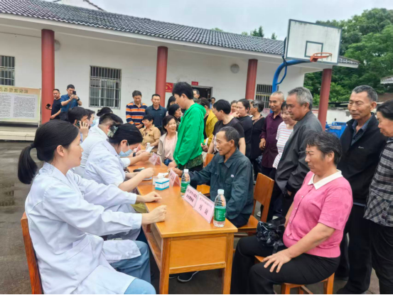 驻村更“驻心”，帮扶见真情——荆门市中心医院点亮谢花桥村振兴路