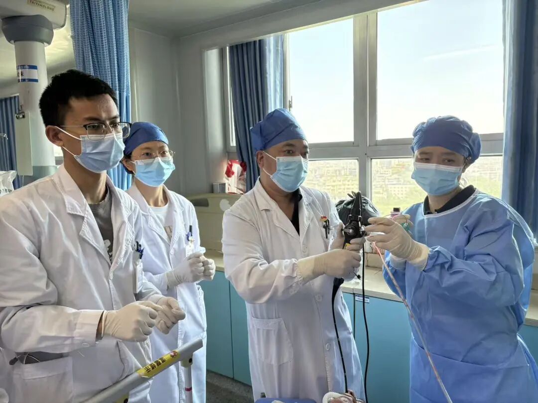 【一医好技术】命悬一线！支气管镜下支架置入让濒临窒息的患者重获顺畅呼吸