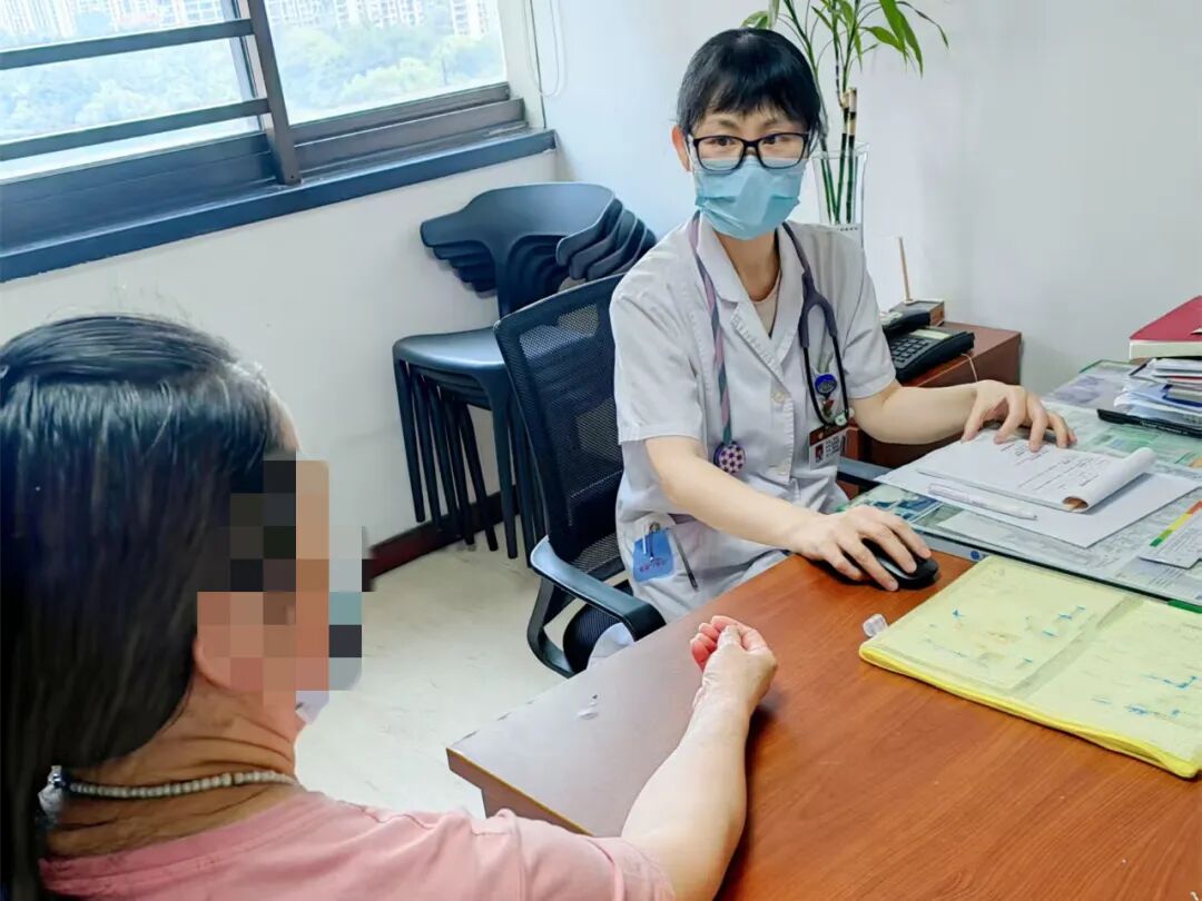 忘关火、囤杂物、半夜游荡……医生：可怕的不是“记性差”，而是大脑失去“危险感知”！