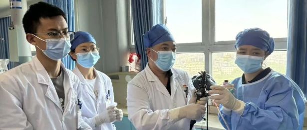 【一医好技术】命悬一线！支气管镜下支架置入让濒临窒息的患者重获顺畅呼吸