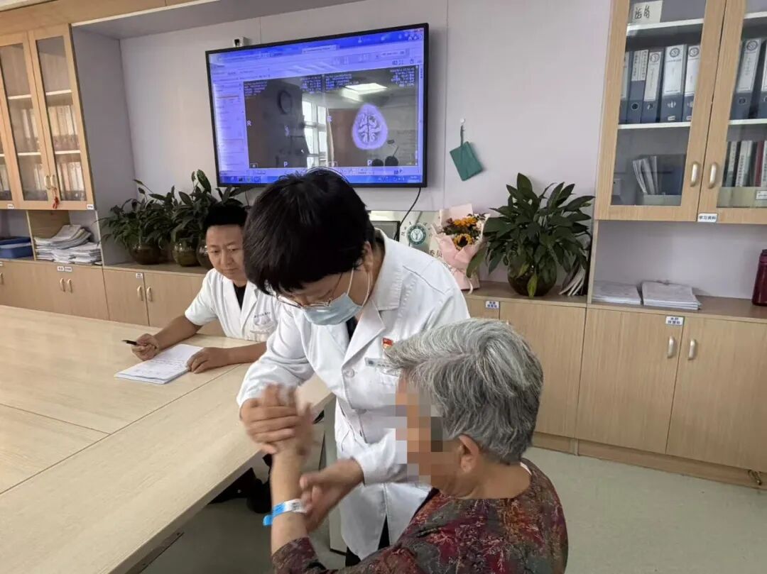 中西医协同精准诊疗 提质帕病专科服务——神经内科常态化开展帕金森病专病特色查房