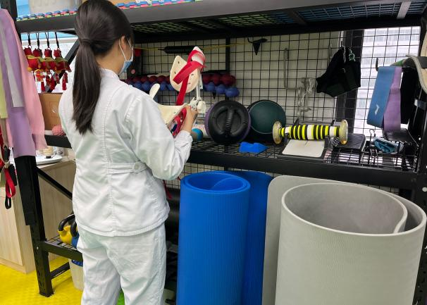 暖医情·便民行丨从晨光到灯火：一名康复治疗师的一天