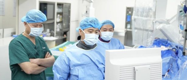 三条冠脉竟同时严重堵塞？一次介入手术解决