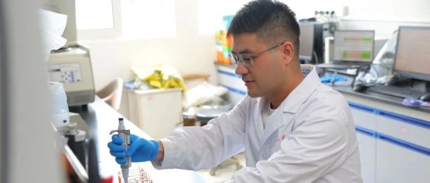 医者科研守初心｜专访淮安市一院国自然青年项目负责人苏阳医师：深耕细胞治疗前沿，守护血液病患者生机