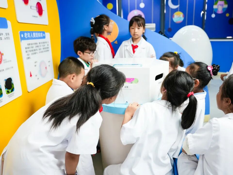 开学谨防变 “小眼镜”！这场暑期研学收好全套护眼秘籍