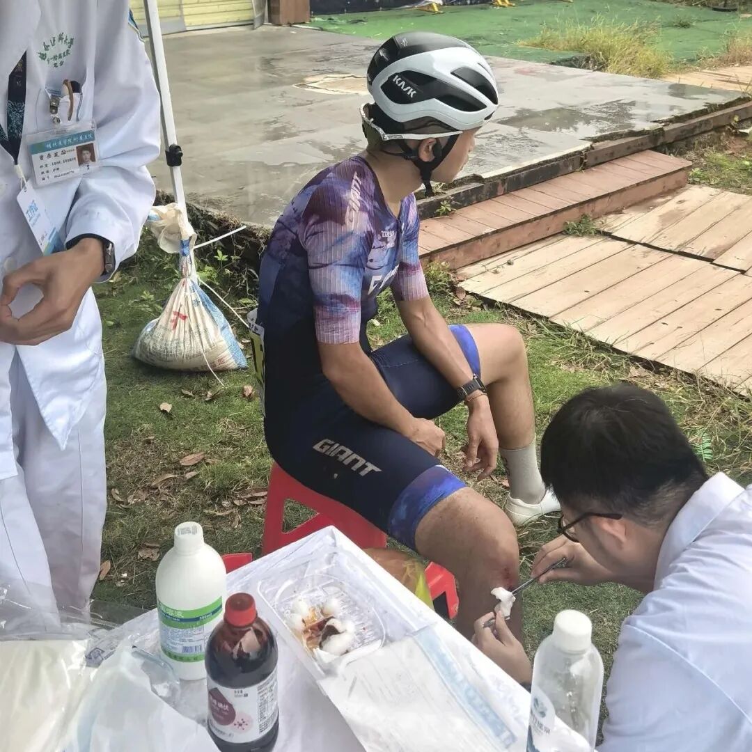 一附院圆满完成“骑遇广西—2026桂林尧山自行车登顶赛”竞技组医疗保障任务