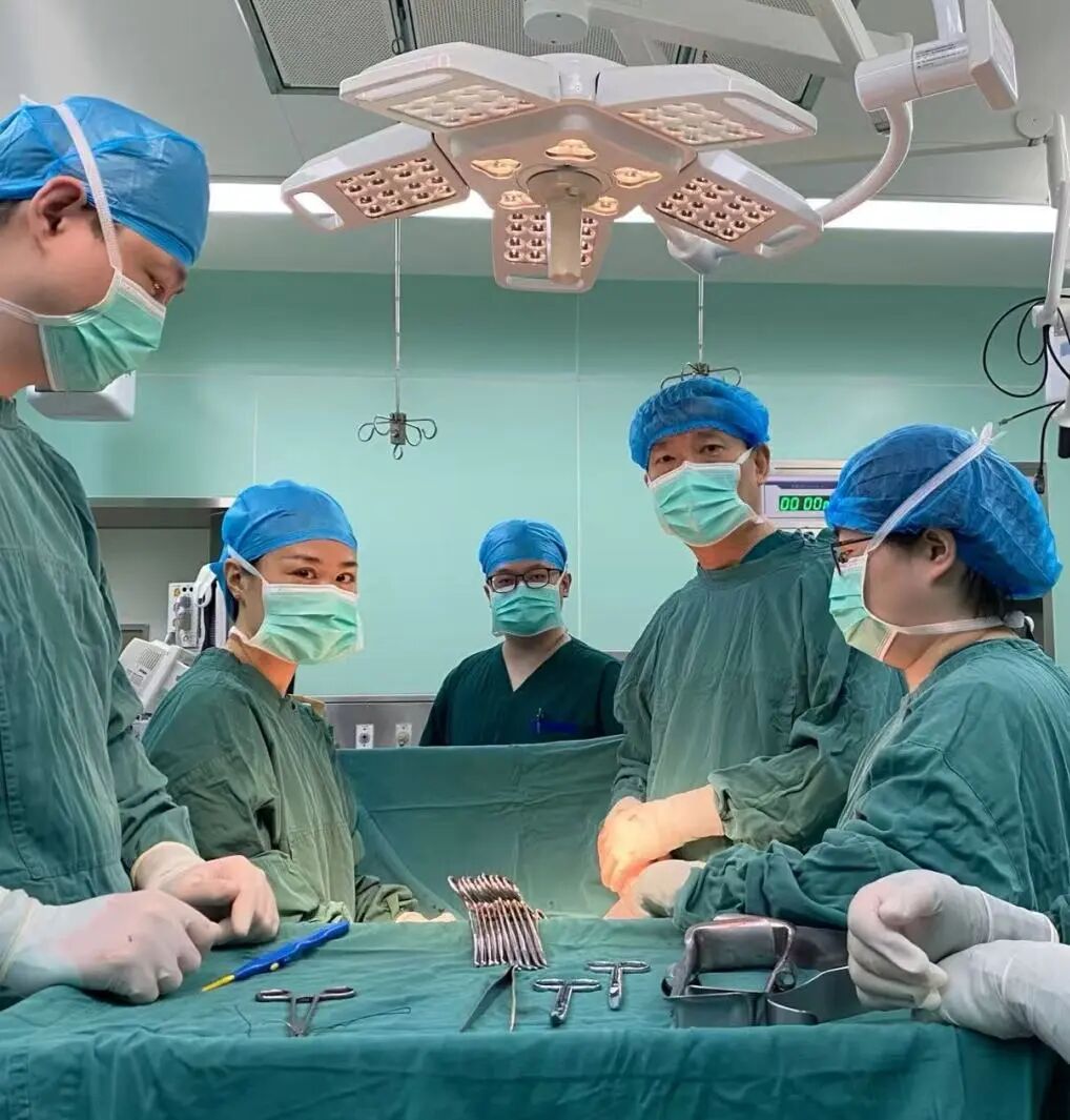【明医健康说】第一次当妈,孕检发现卵巢双侧巨大多房畸胎瘤,何去何从?