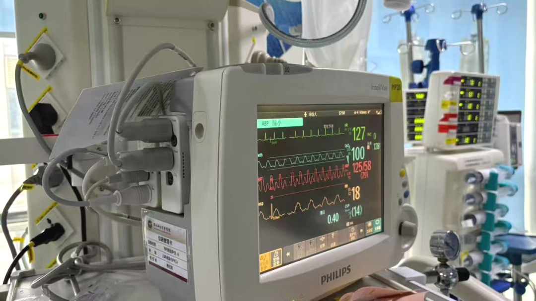 70%死亡率！重症监护室医护从死神手中抢回少年