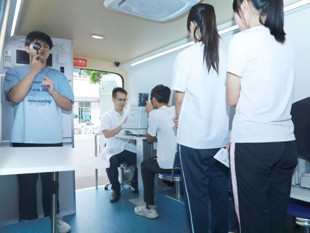 广西首辆青少年视力筛查车 “眼健康15号” （柳州站）正式启程！