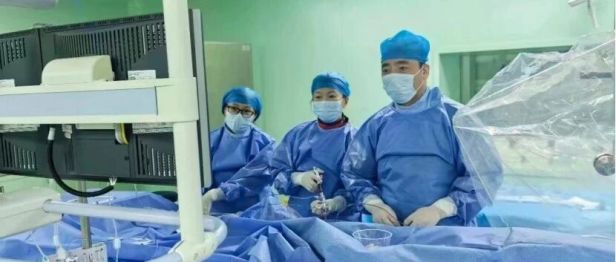 巧通 12 年 「生命桥血管」｜国文医院完成搭桥术后桥血管血栓高难度介入治疗