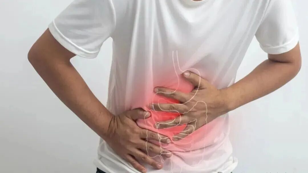 男子用筋膜枪震腰排石致肾脏碎裂,这4个自行“排石”的坑一定要避开!