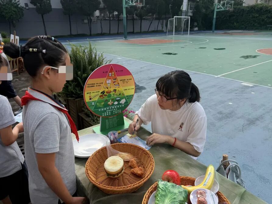 开学季“健康 buff”拉满!市红会医院 “五健” 行动走进校园