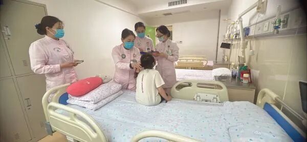 仁心手记 | 儿科病房里的人文守护