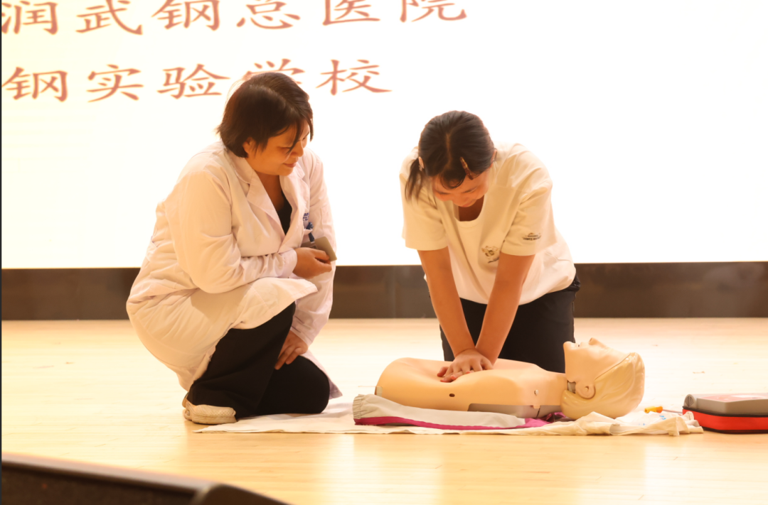 家门口的医生丨急救技能进校园 上好开学第一课