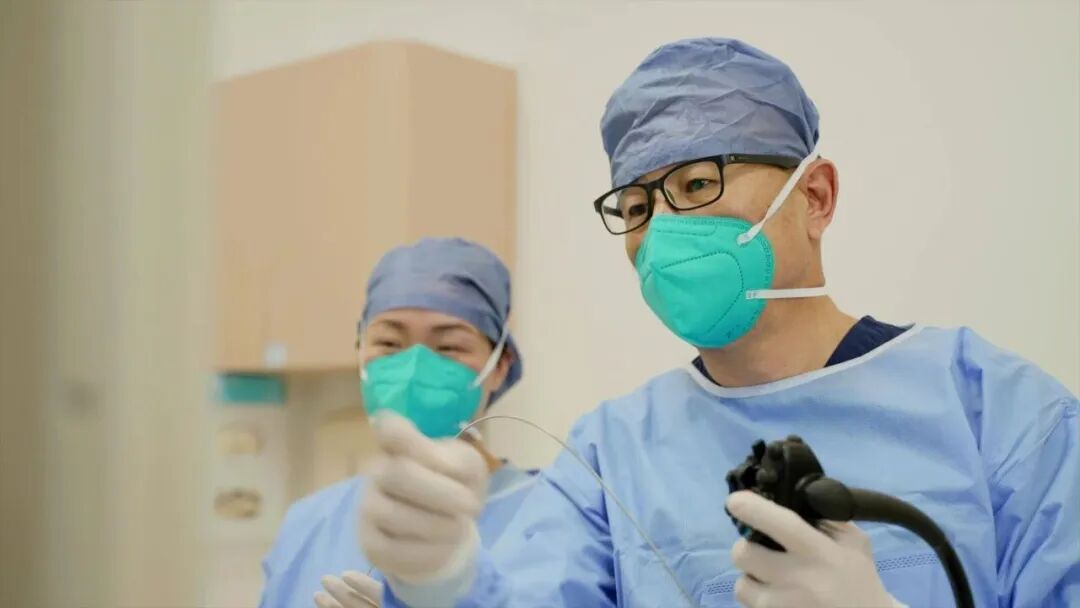 诸琦教授主审《实用超声内镜》出版，曜影医疗消化疾病中心再受关注