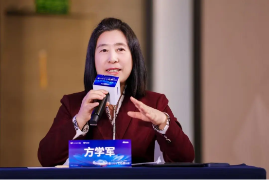 我国首部《中国老视矫正多专科管理专家共识》发布——辽宁爱尔张劲松、赵平、方学军三位教授参与编撰
