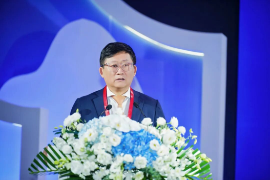 我国首部《中国老视矫正多专科管理专家共识》发布——辽宁爱尔张劲松、赵平、方学军三位教授参与编撰
