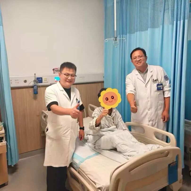 鏖战生死晨昏|七旬老人小肠穿孔诱发多器官衰竭,普外科携手重症医学科接力攻坚挽回生机