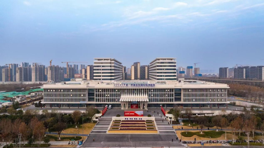 【陕西日报整版】七秩仁心向家国:从守护健康陕西到挺膺健康中国——写在西安交大一附院建院七十周年之际