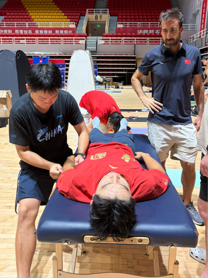 体卫融合赋能赛场|我院外派康复治疗师全力护航全国夏季游泳锦标赛,助力运动健儿斩获佳绩