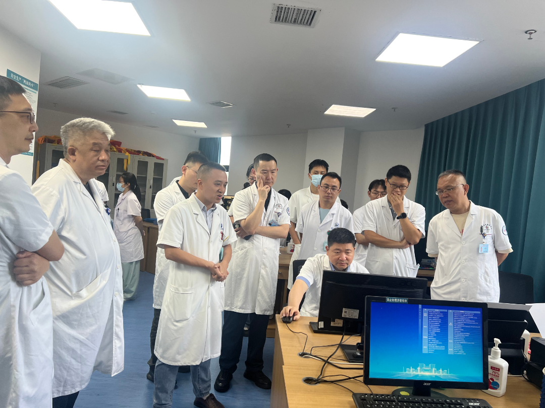 陆军特色医学中心泌尿外科适宜技术推广专家组来院指导