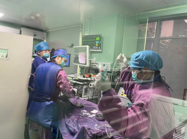微创"探雷"化解肠梗阻危机——我院消化内科成功实施小肠梗阻导管置入联合小肠镜探查
